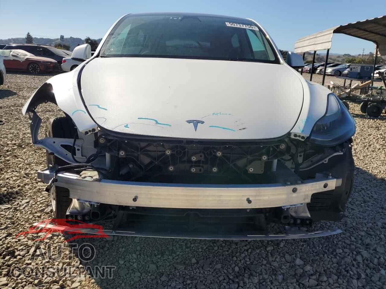 TESLA MODEL Y 2023 - 7SAYGDEEXPF660359