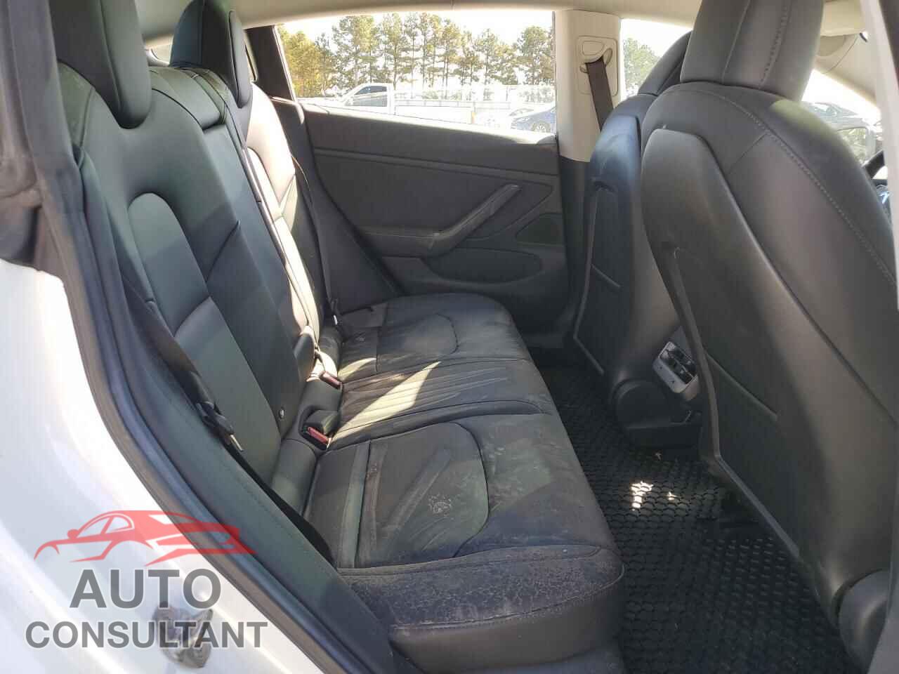 TESLA MODEL 3 2018 - 5YJ3E1EA7JF010579