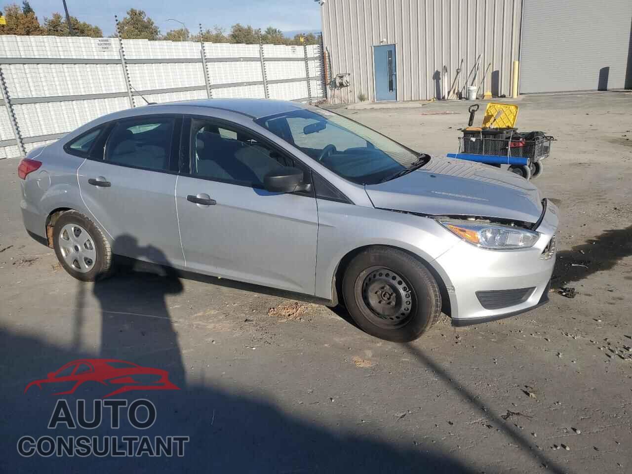 FORD FOCUS 2015 - 1FADP3E28FL300780