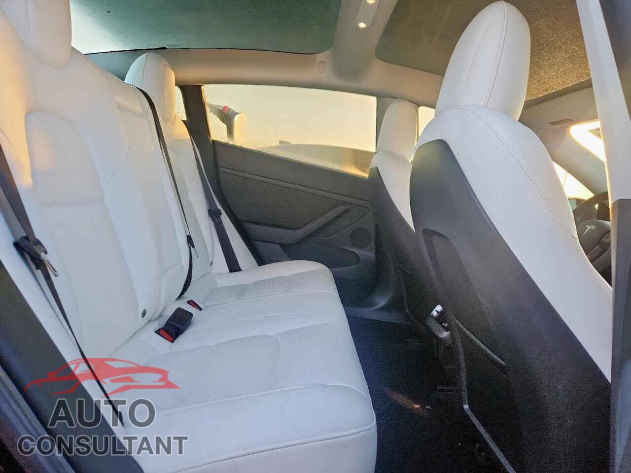 TESLA MODEL 3 2022 - 5YJ3E1EA9NF154429