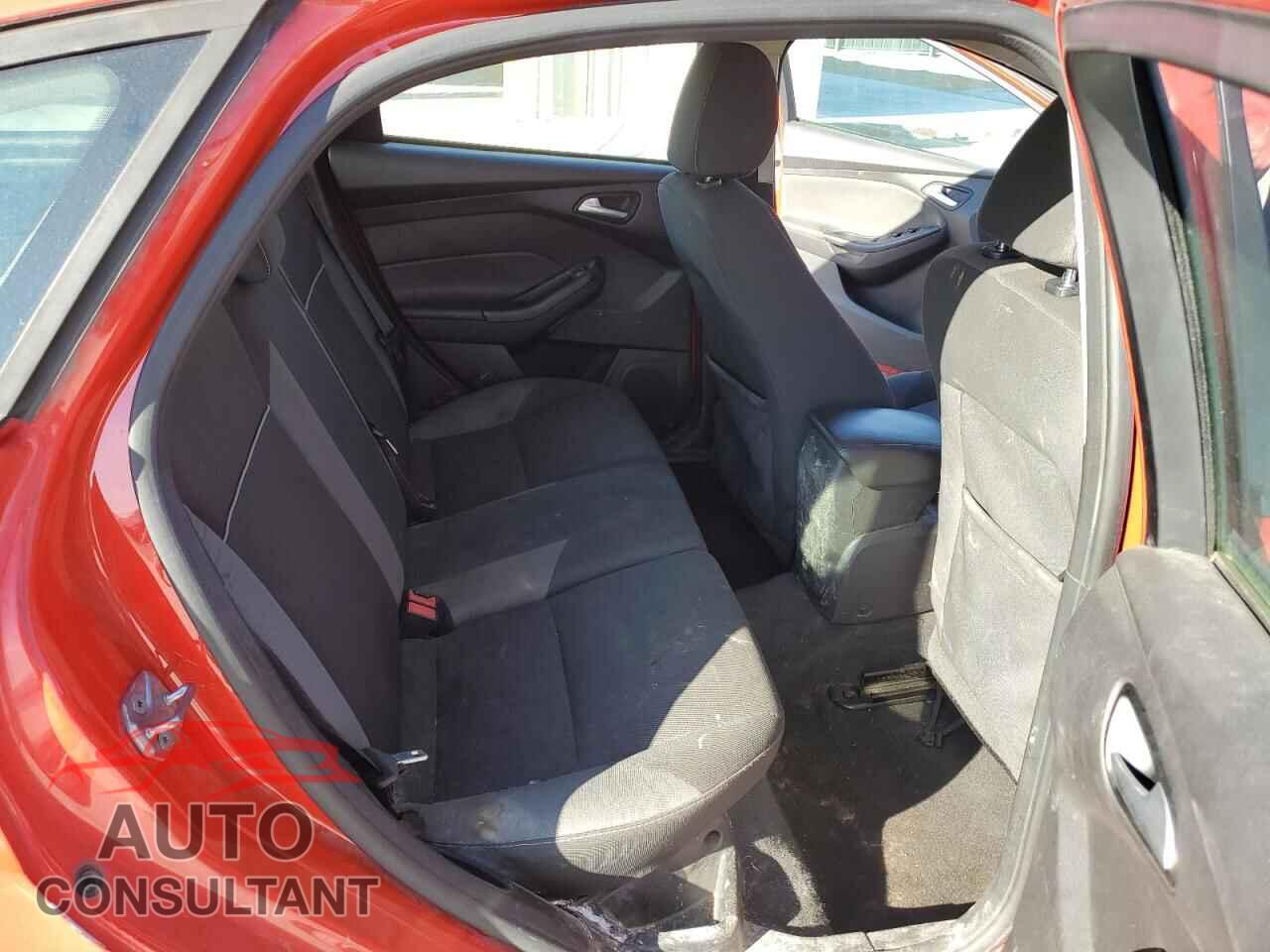 FORD FOCUS 2014 - 1FADP3K21EL438616