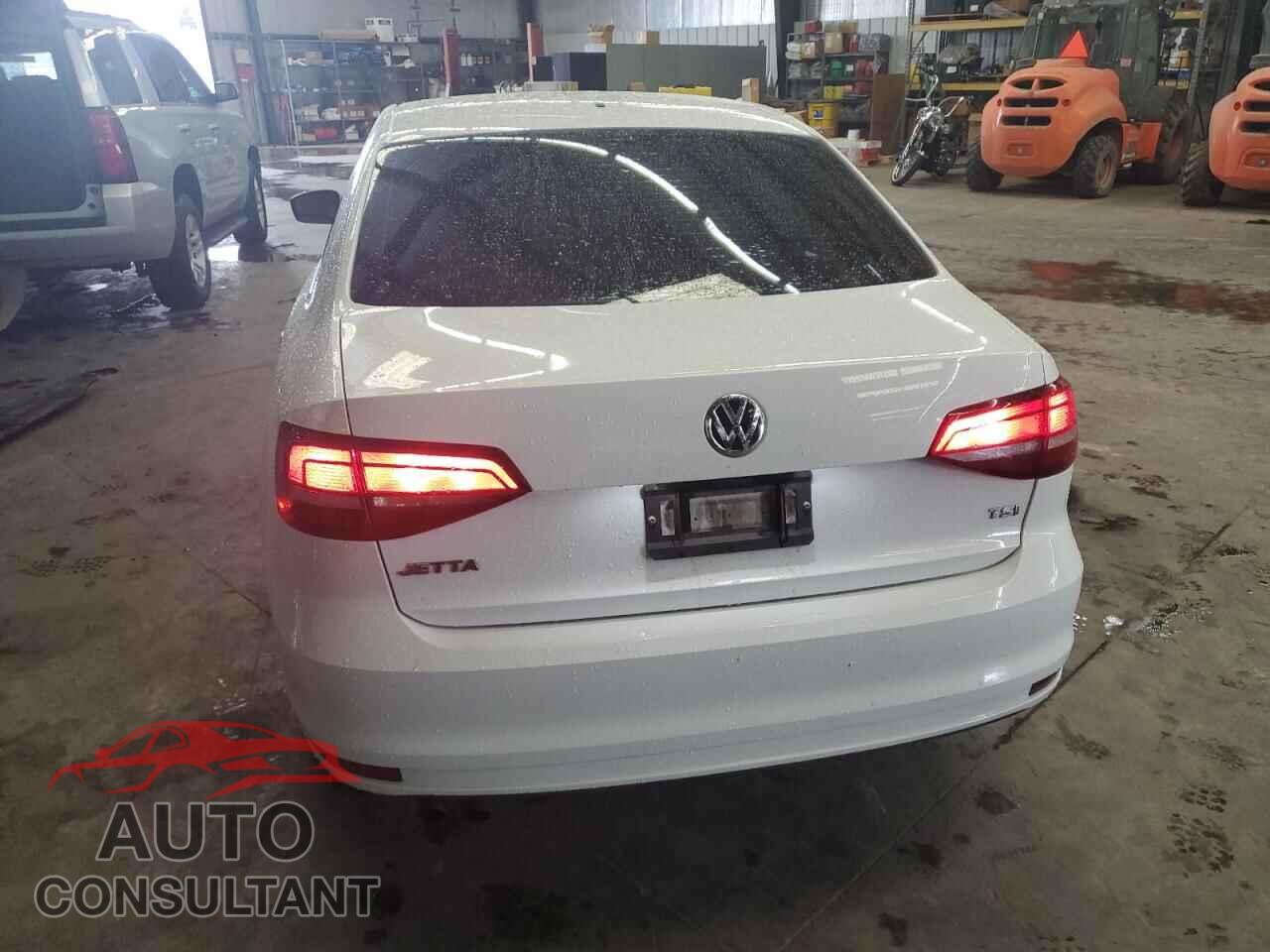 VOLKSWAGEN JETTA 2017 - 3VW2B7AJ5HM339975
