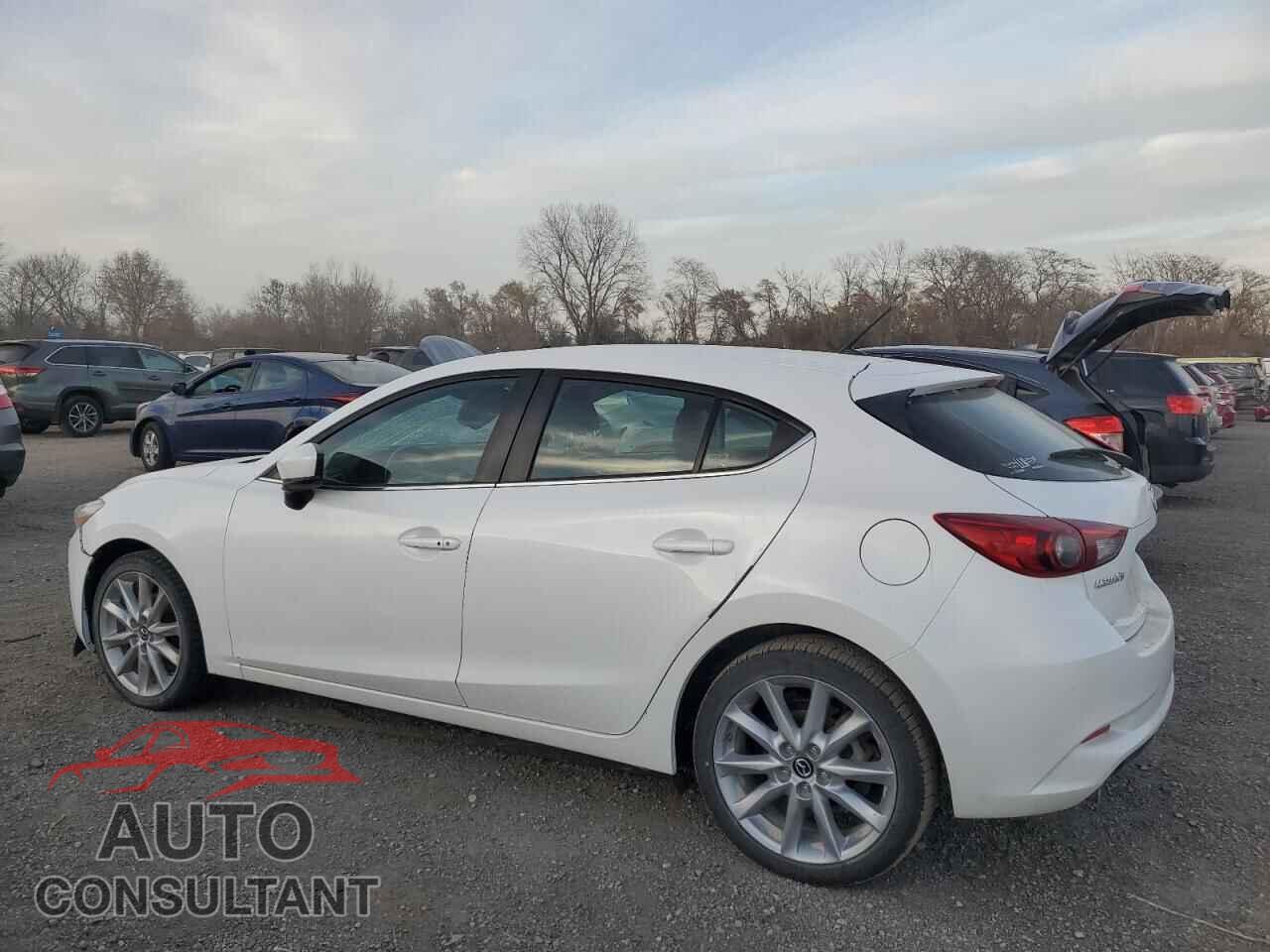 MAZDA 3 2017 - 3MZBN1L77HM125513