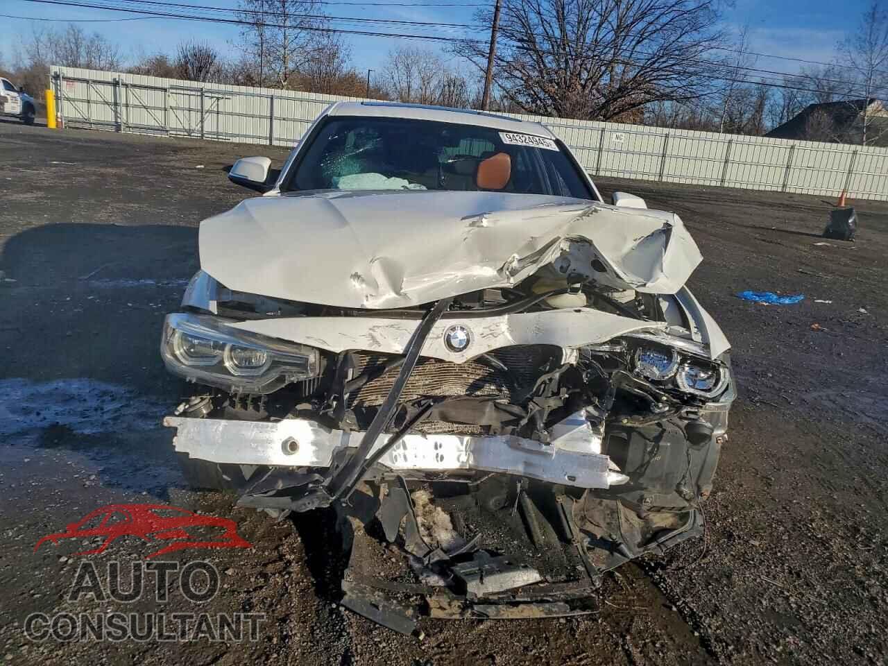 BMW 3 SERIES 2016 - WBA8E3G55GNU03151