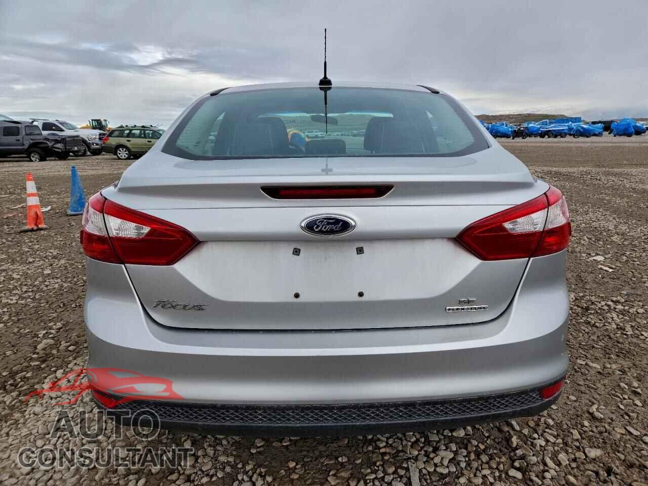 FORD FOCUS 2014 - 1FADP3F21EL264895