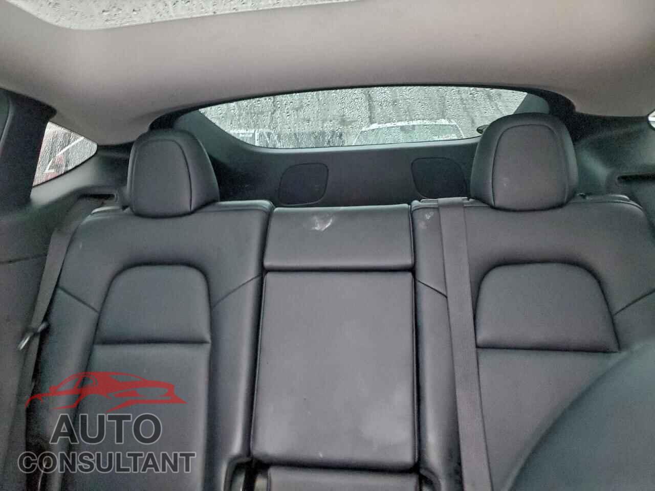 TESLA MODEL Y 2021 - 5YJYGDEE6MF062052