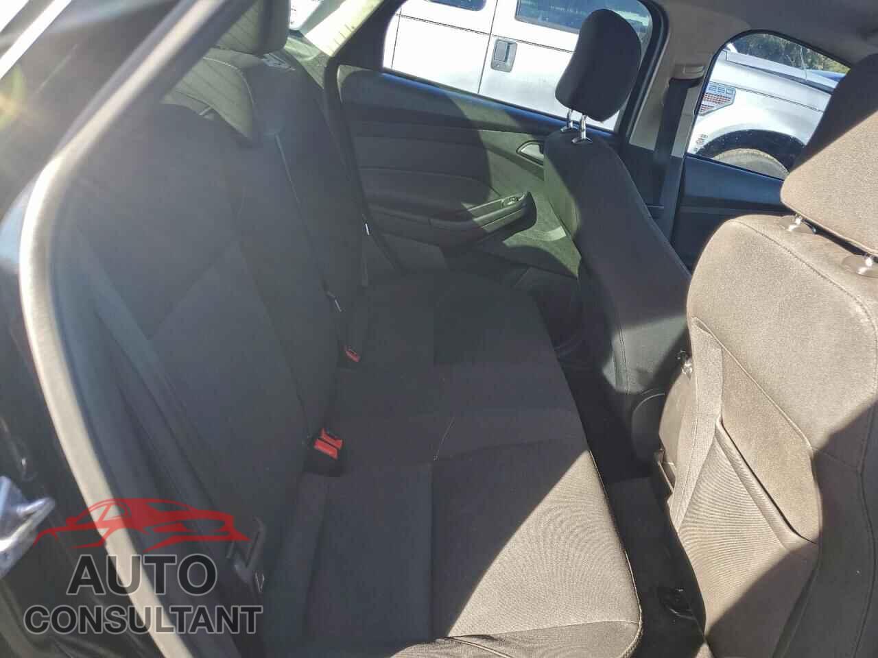 FORD FOCUS 2017 - 1FADP3F29HL331313