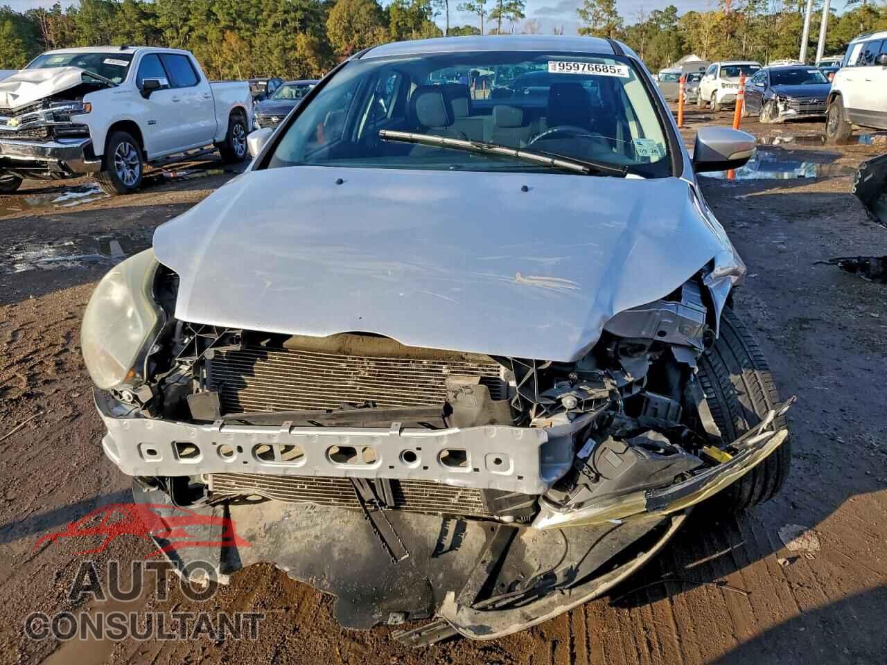 FORD FOCUS 2013 - 1FADP3F25DL187138
