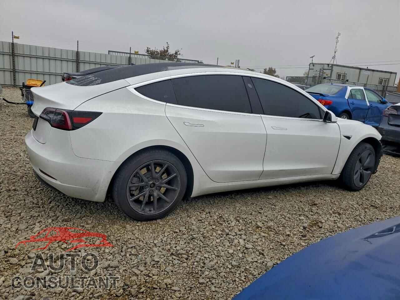 TESLA MODEL 3 2017 - 5YJ3E1EA5HF002054