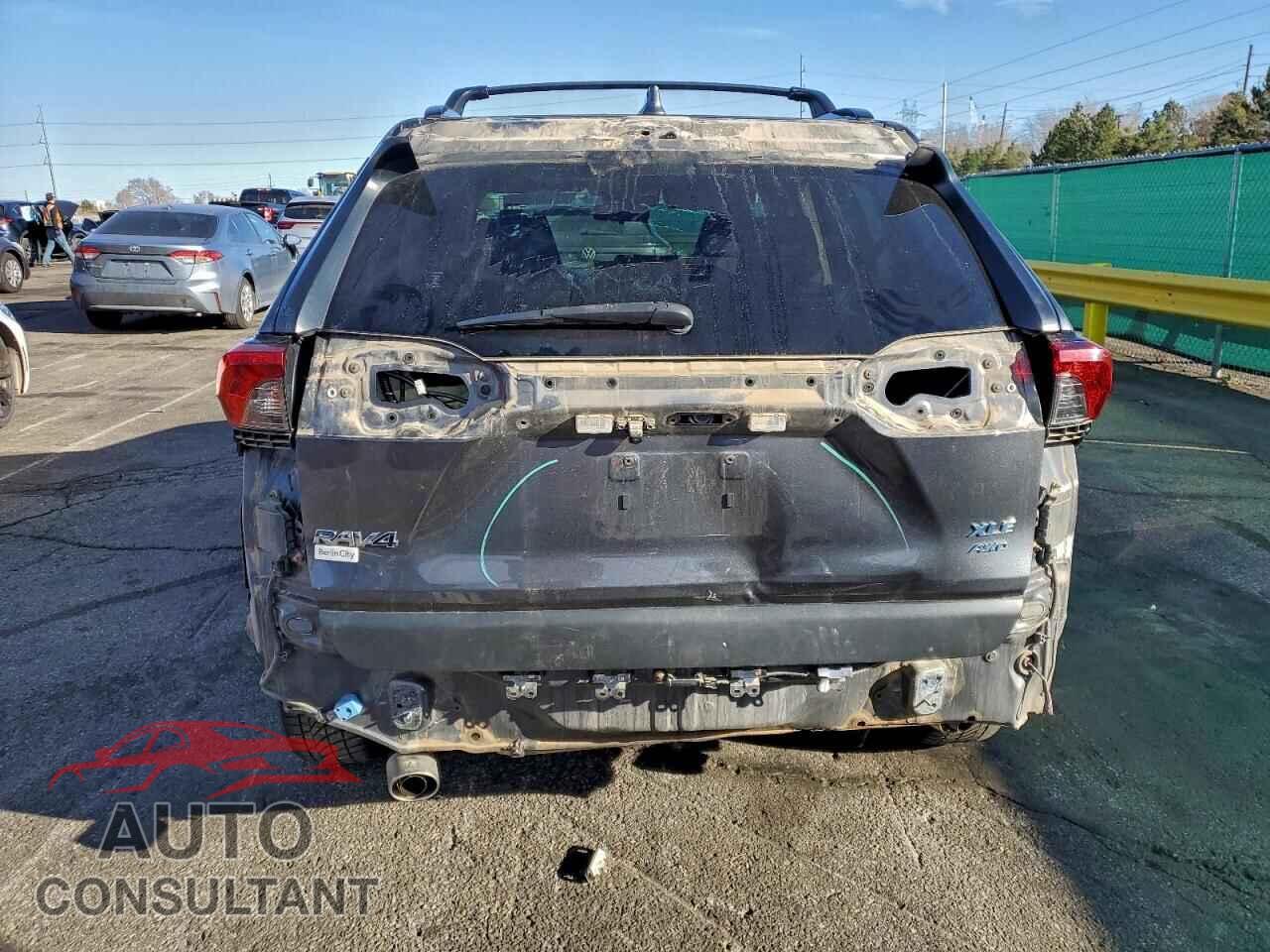 TOYOTA RAV4 2019 - JTMP1RFV5KD008075