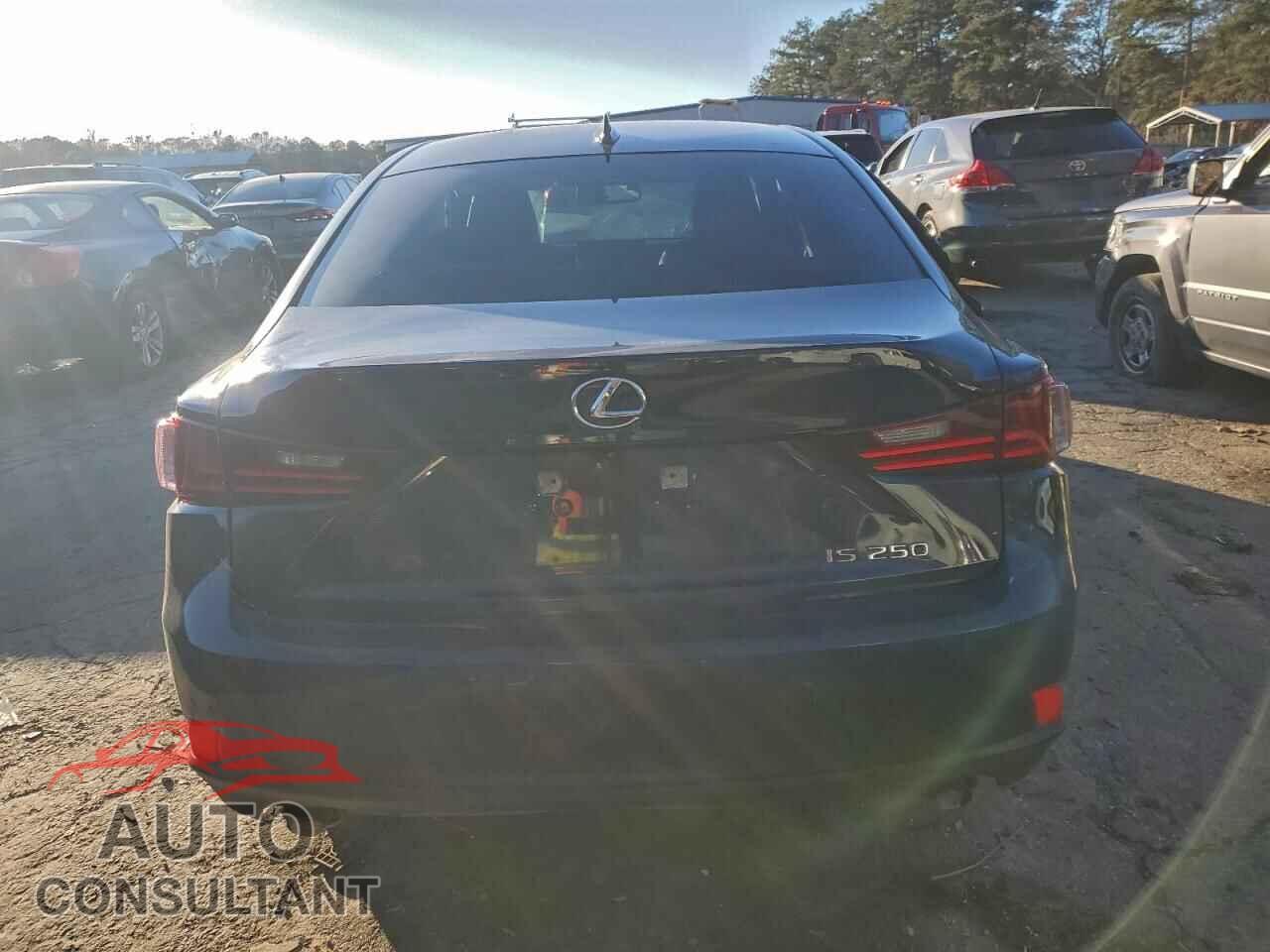 LEXUS IS 2015 - JTHBF1D29F5057056
