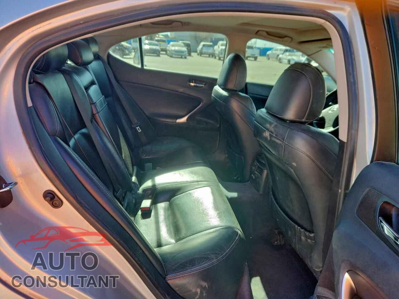 LEXUS IS 2011 - JTHBF5C23B5149525