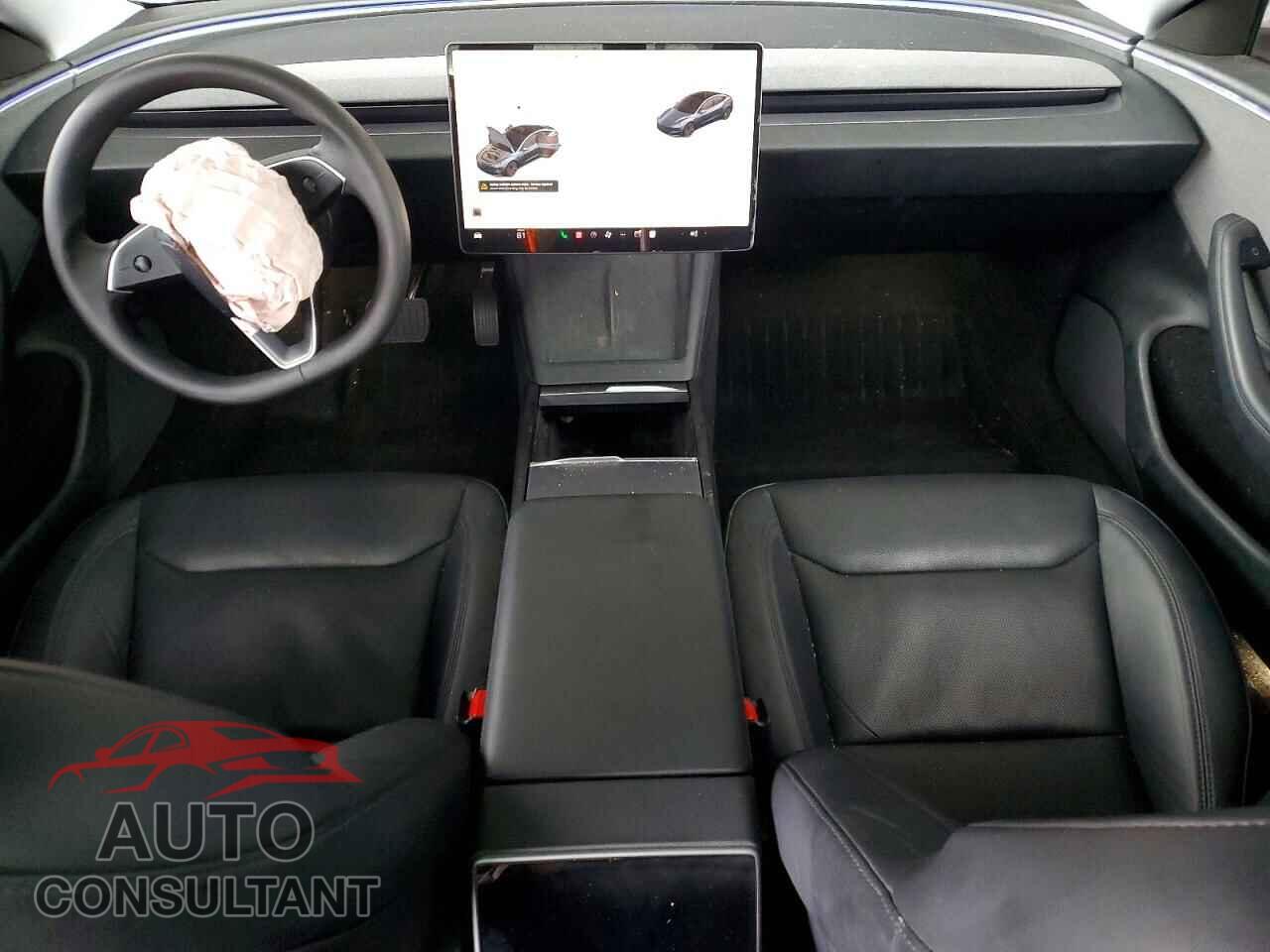 TESLA MODEL 3 2024 - 5YJ3E1EA8RF744577