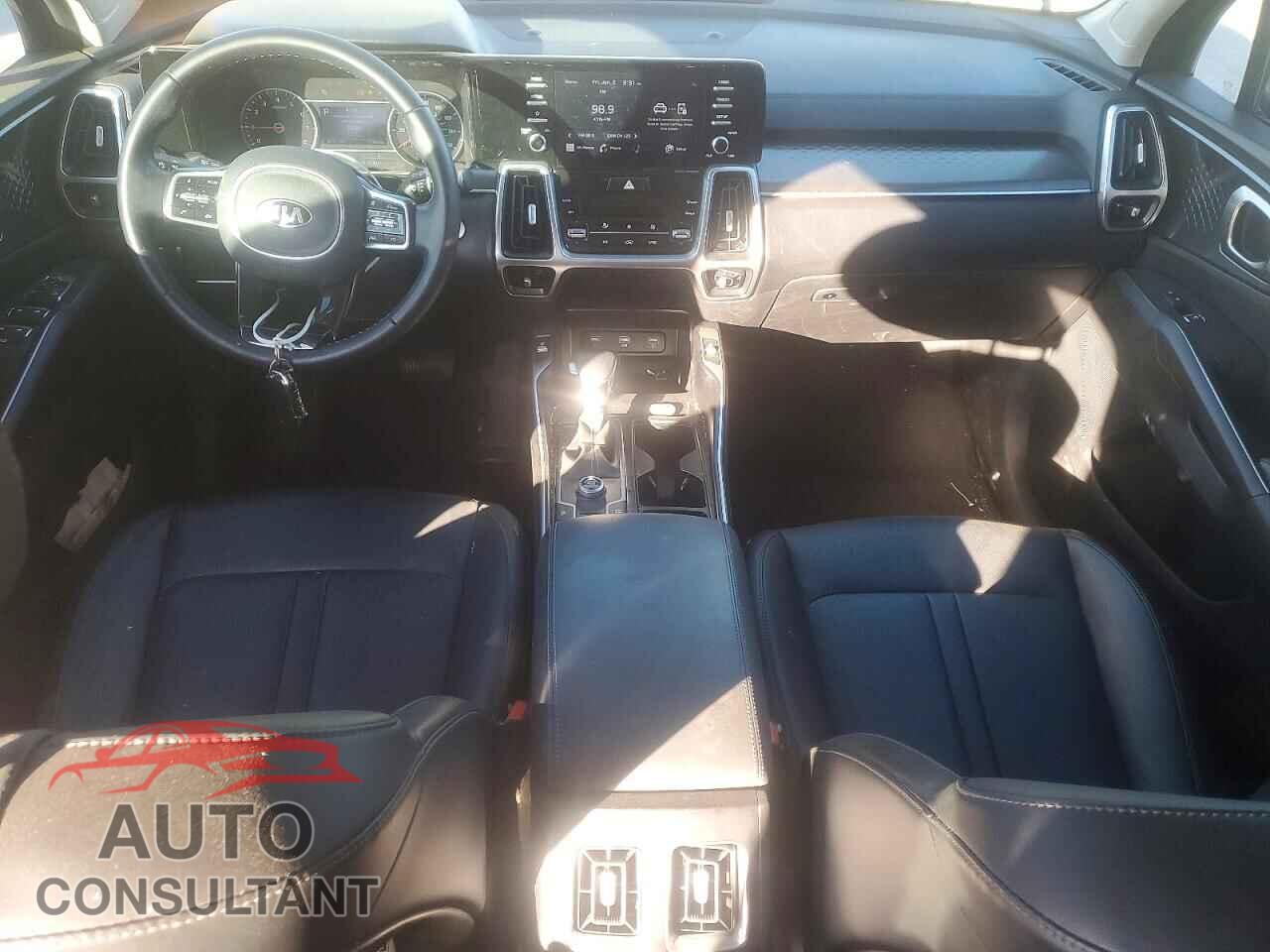 KIA SORENTO 2021 - 5XYRL4LC3MG038902