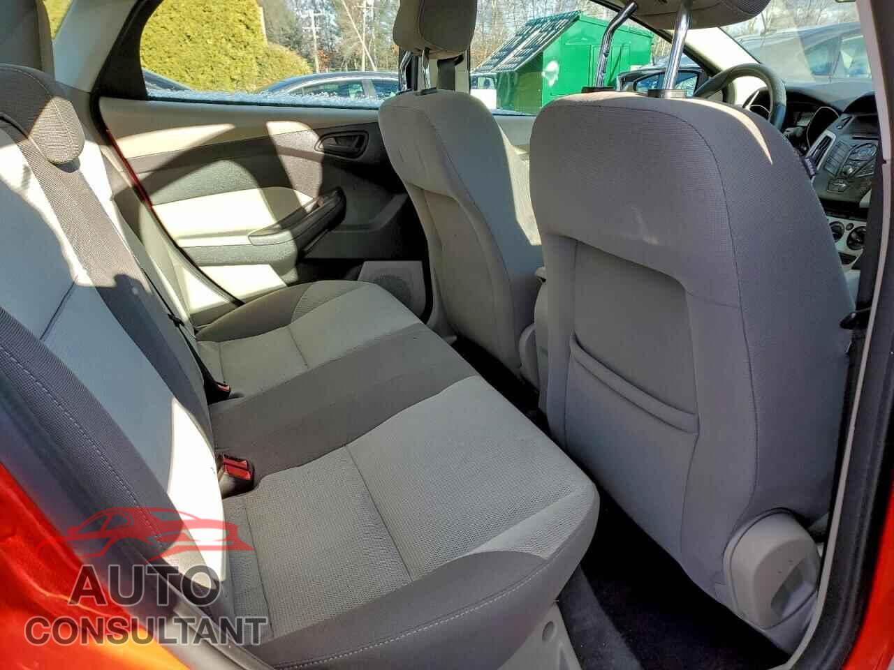 FORD FOCUS 2012 - 1FAHP3F28CL218656