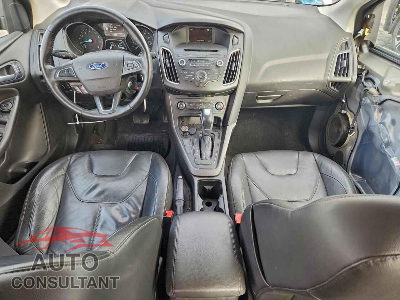 FORD FOCUS 2015 - 1FADP3K27FL371828