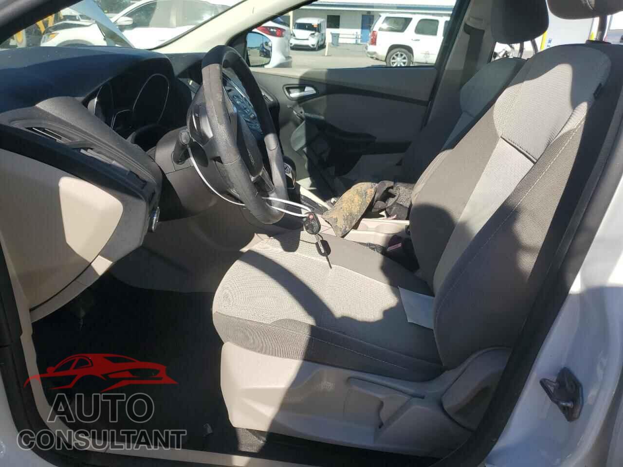 FORD FOCUS 2012 - 1FAHP3F28CL138225
