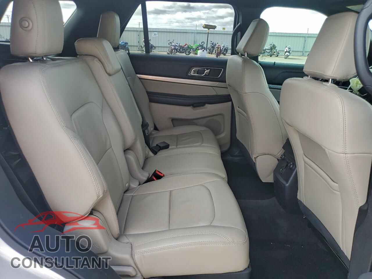 FORD EXPLORER 2018 - 1FM5K7D80JGA54959