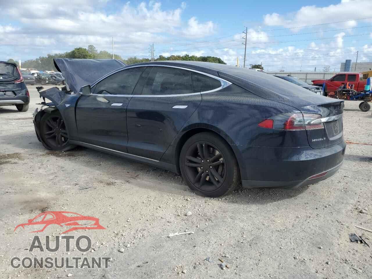 TESLA MODEL S 2014 - 5YJSA1H15EFP41245
