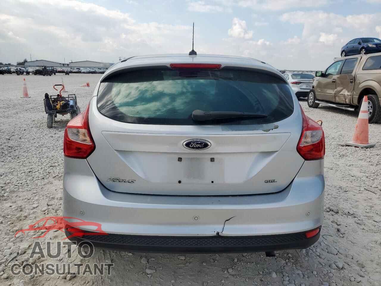 FORD FOCUS 2012 - 1FAHP3M24CL279330