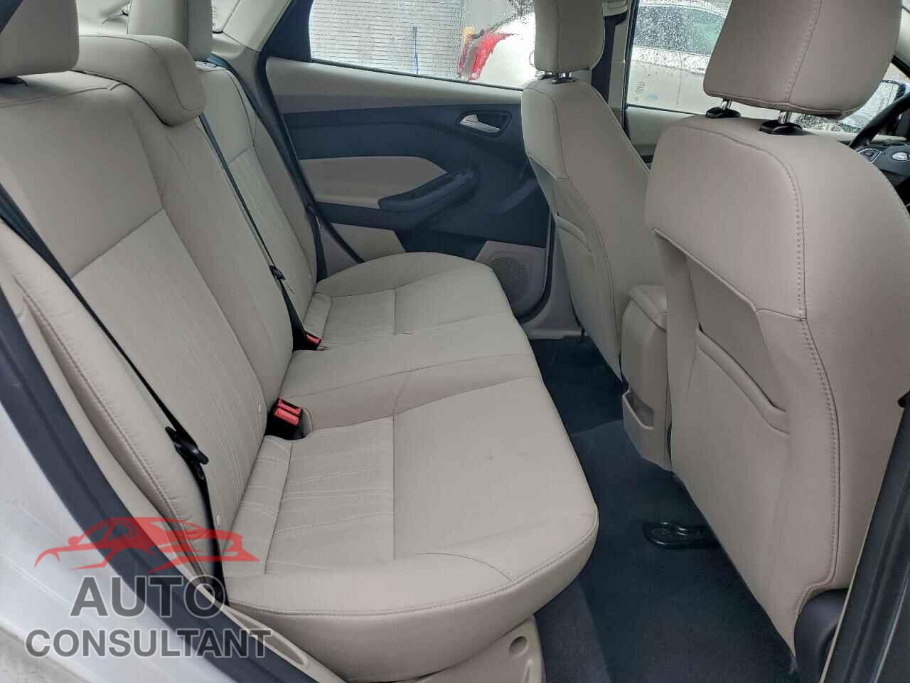 FORD FOCUS 2017 - 1FADP3FE7HL236582