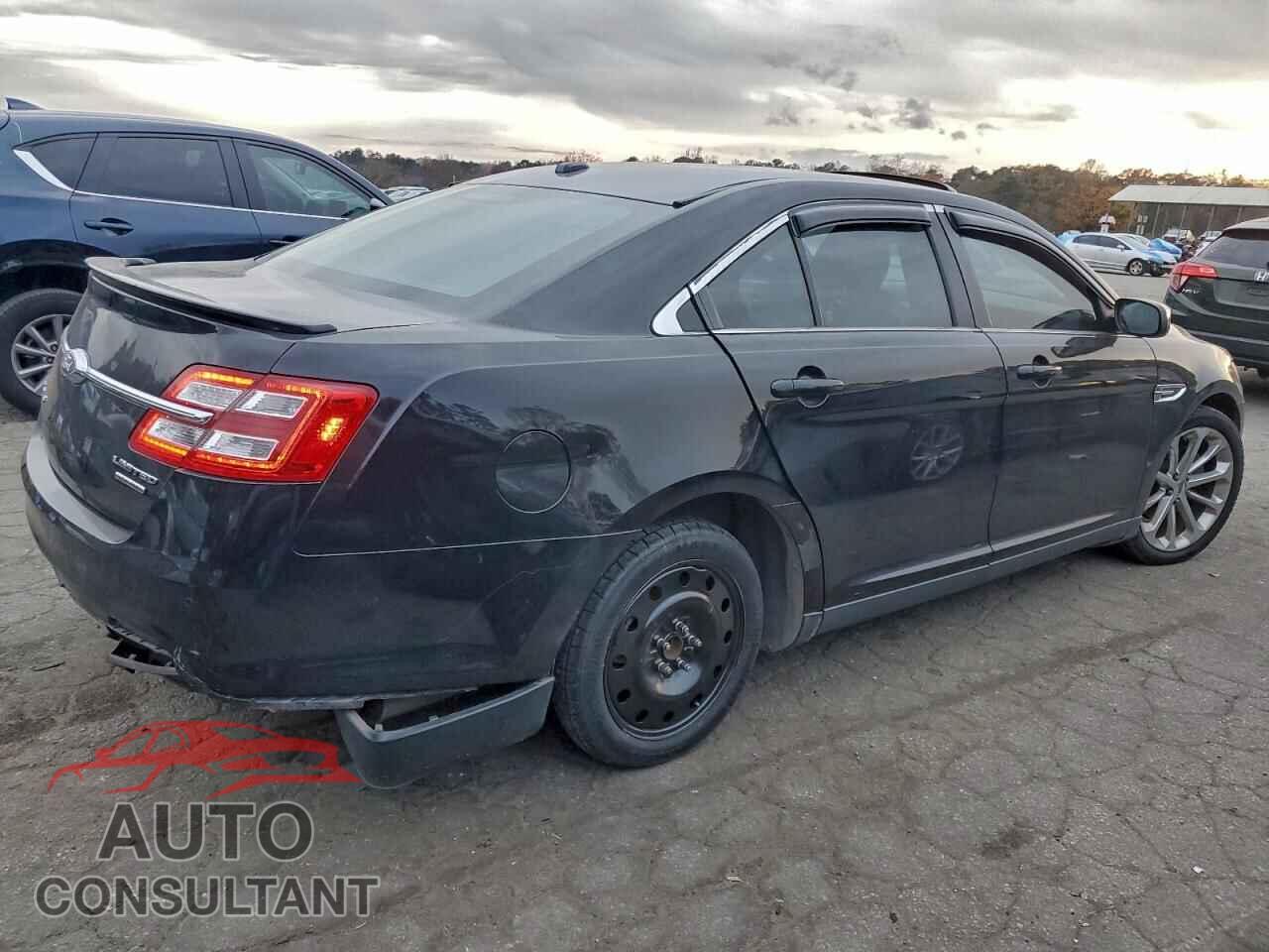 FORD TAURUS 2018 - 1FAHP2F81JG111002