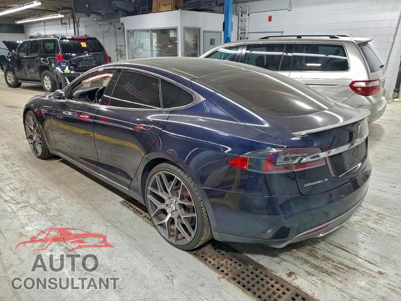 TESLA MODEL S 2015 - 5YJSA1H44FF082408