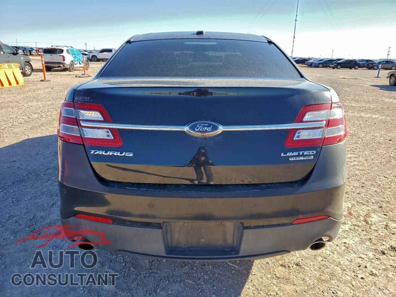 FORD TAURUS 2017 - 1FAHP2F81HG108384