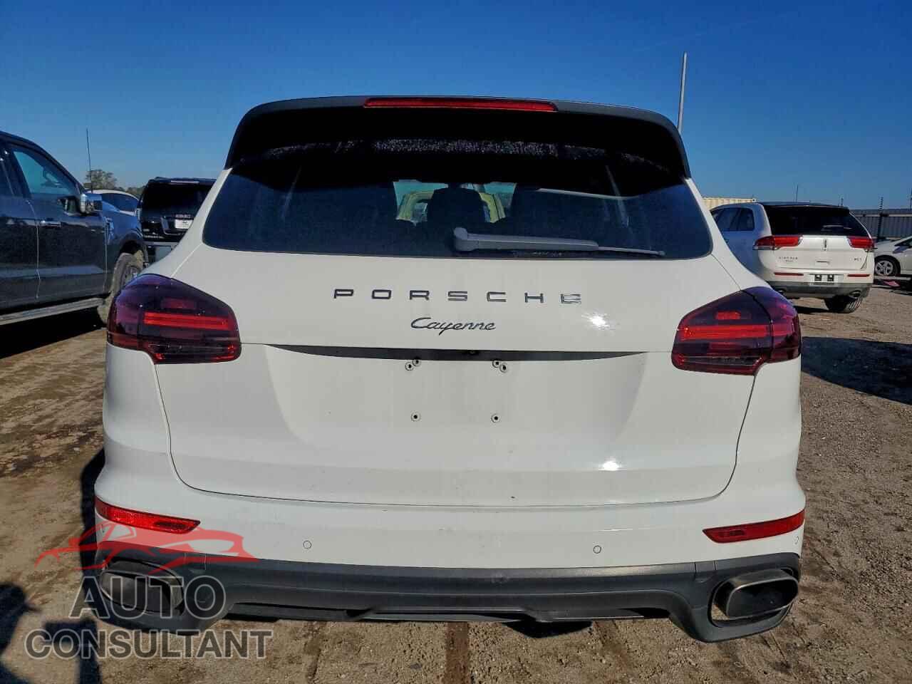PORSCHE CAYENNE 2016 - WP1AA2A23GLA10977