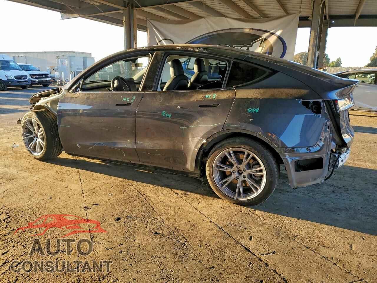 TESLA MODEL Y 2023 - 7SAYGDED0PF962623