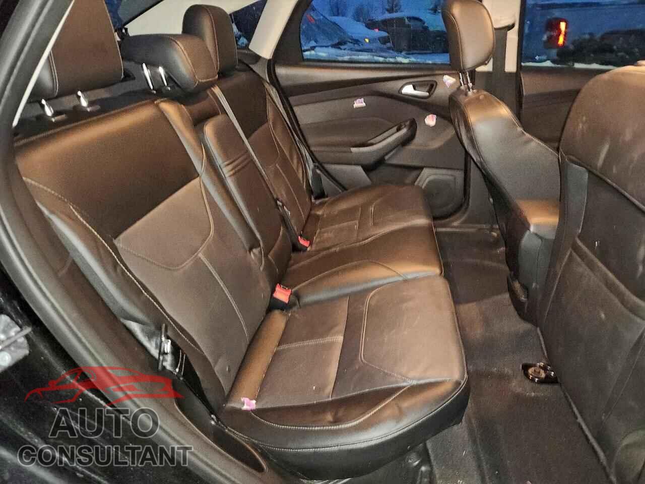 FORD FOCUS 2015 - 1FADP3F24FL201081