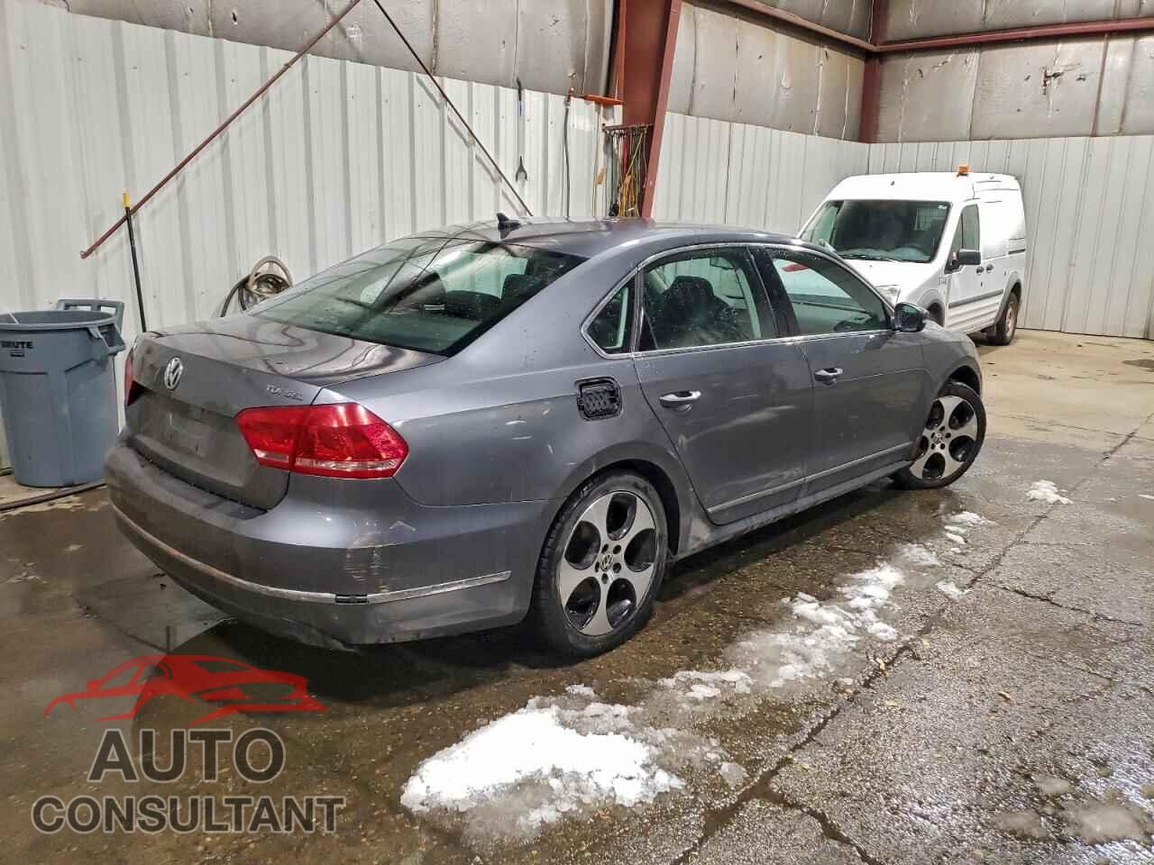 VOLKSWAGEN PASSAT 2014 - 1VWCN7A32EC007034