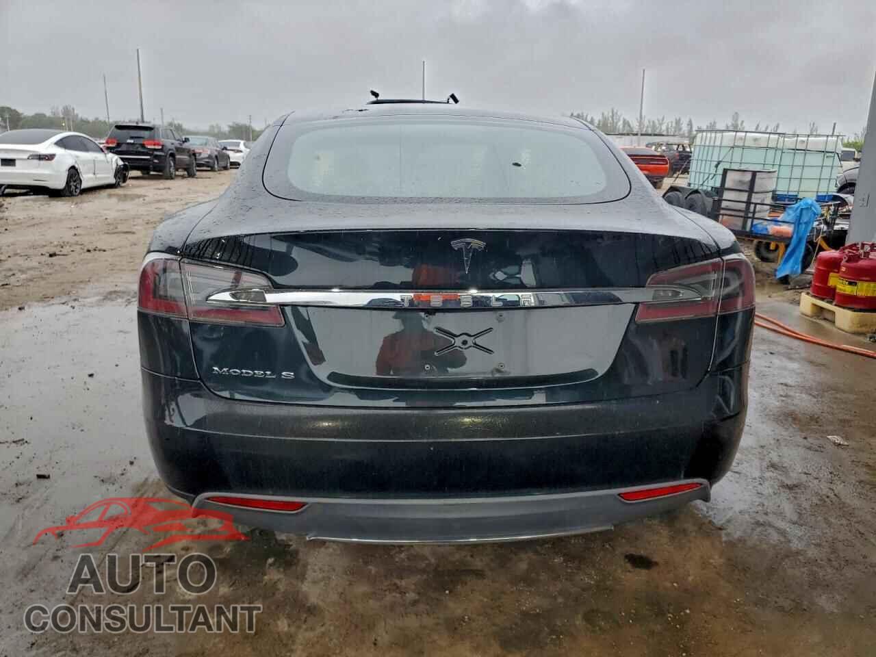 TESLA MODEL S 2013 - 5YJSA1DG2DFP03528