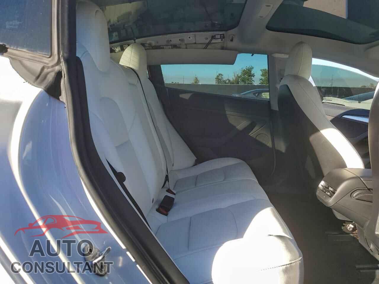 TESLA MODEL 3 2022 - 5YJ3E1EA4NF156170
