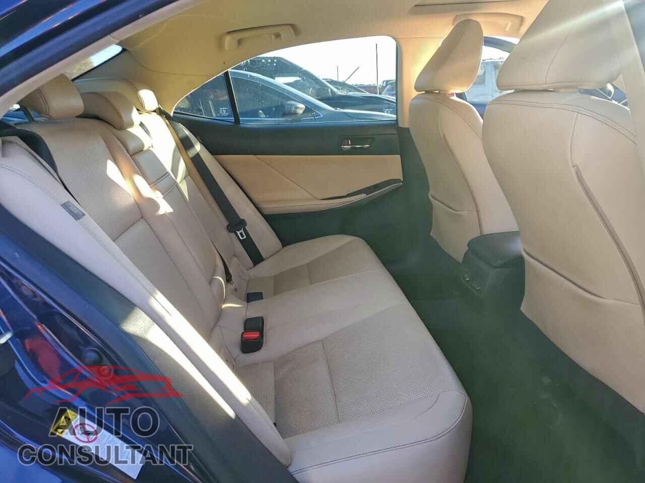 LEXUS IS 2015 - JTHBF1D29F5057056