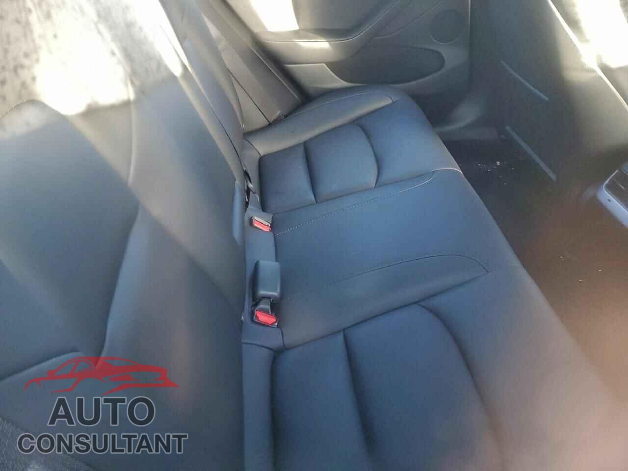 TESLA MODEL 3 2023 - 5YJ3E1EA5PF674937