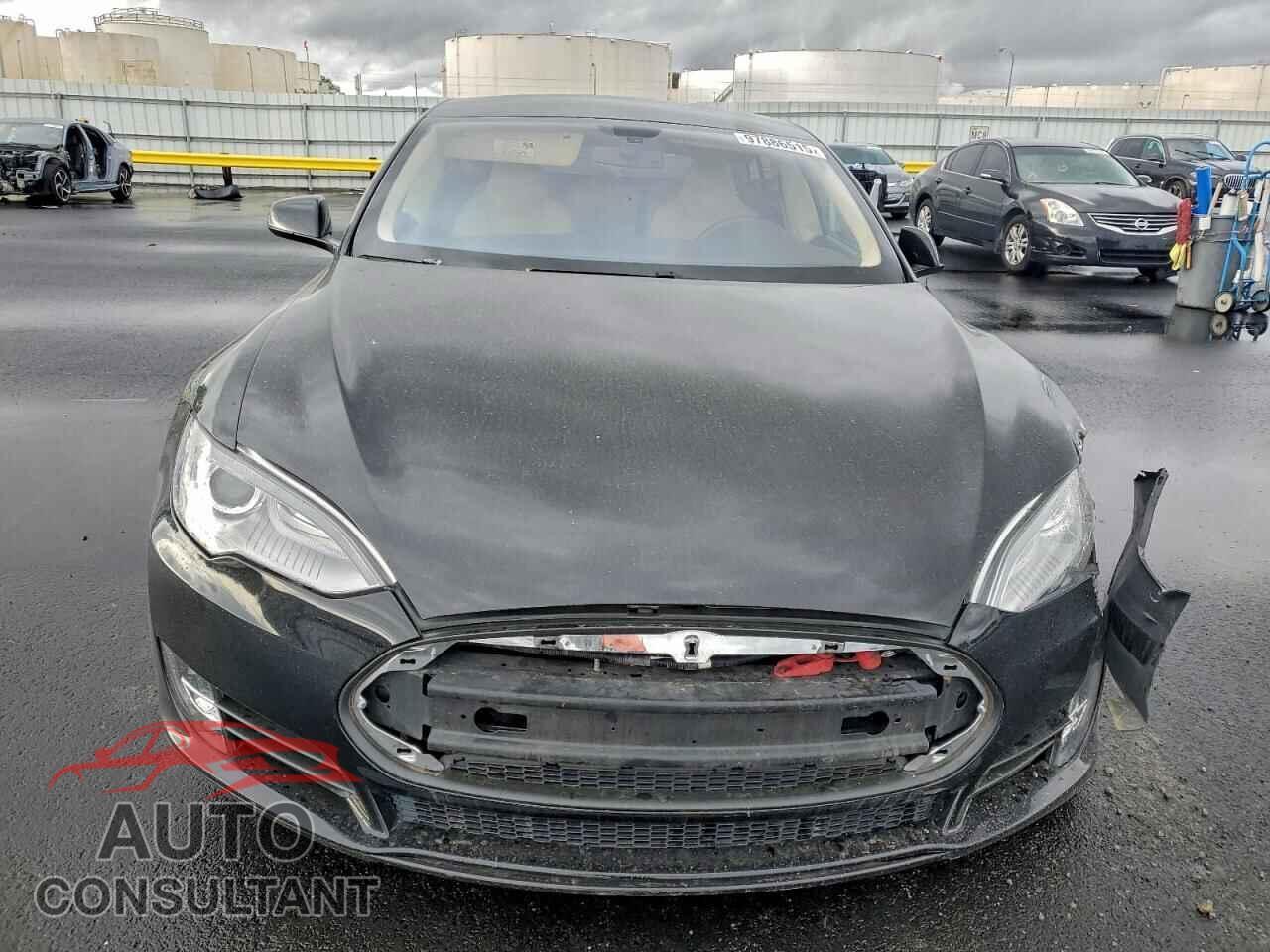 TESLA MODEL S 2013 - 5YJSA1CG1DFP03750