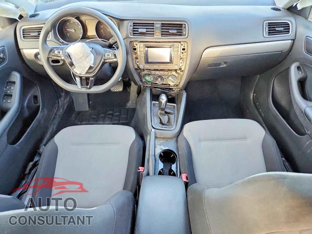 VOLKSWAGEN JETTA 2017 - 3VW2B7AJ3HM375860