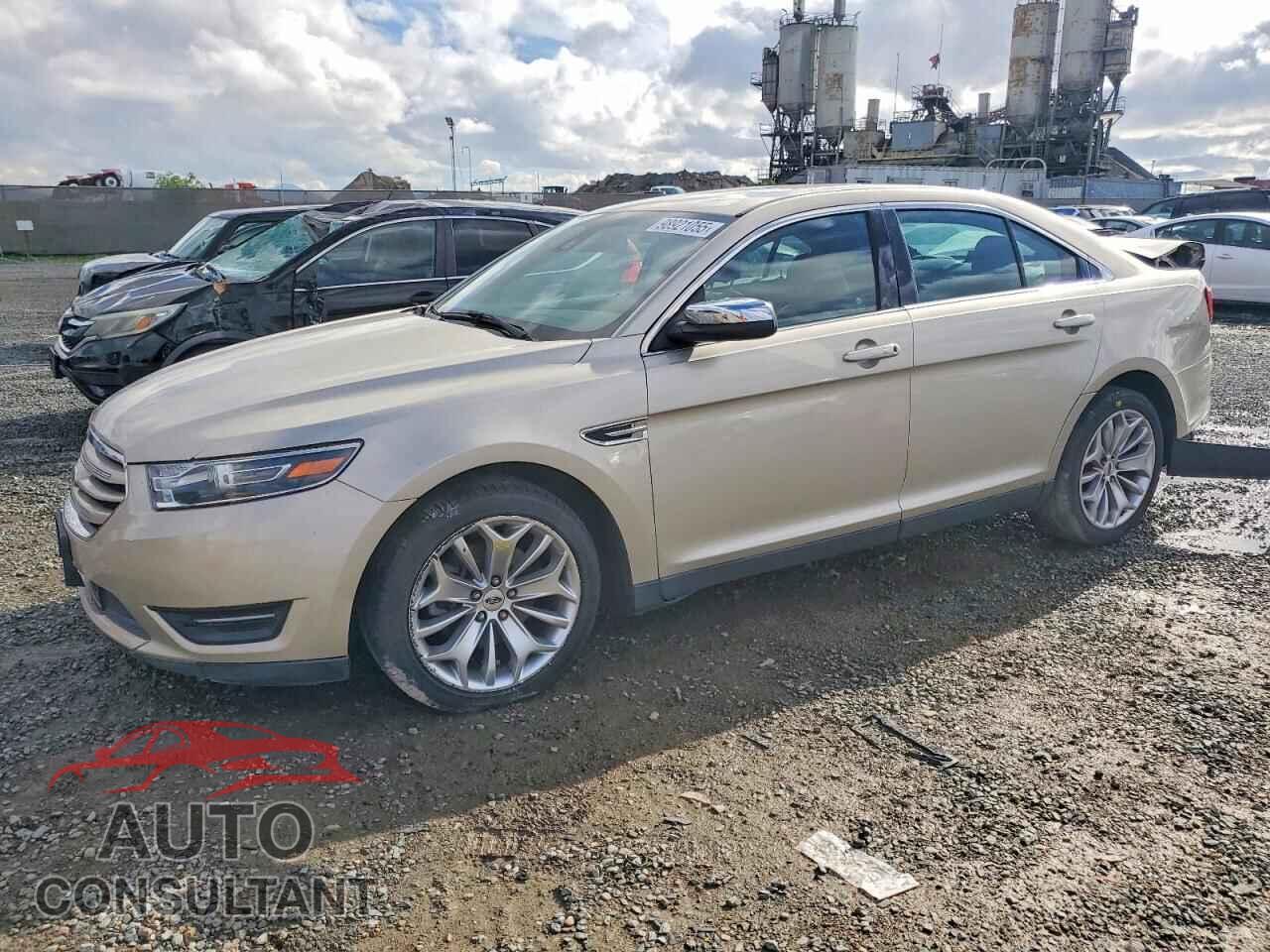 FORD TAURUS 2018 - 1FAHP2F88JG109537