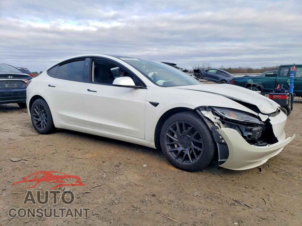 TESLA MODEL 3 2024 - 5YJ3E1EA3RF740436