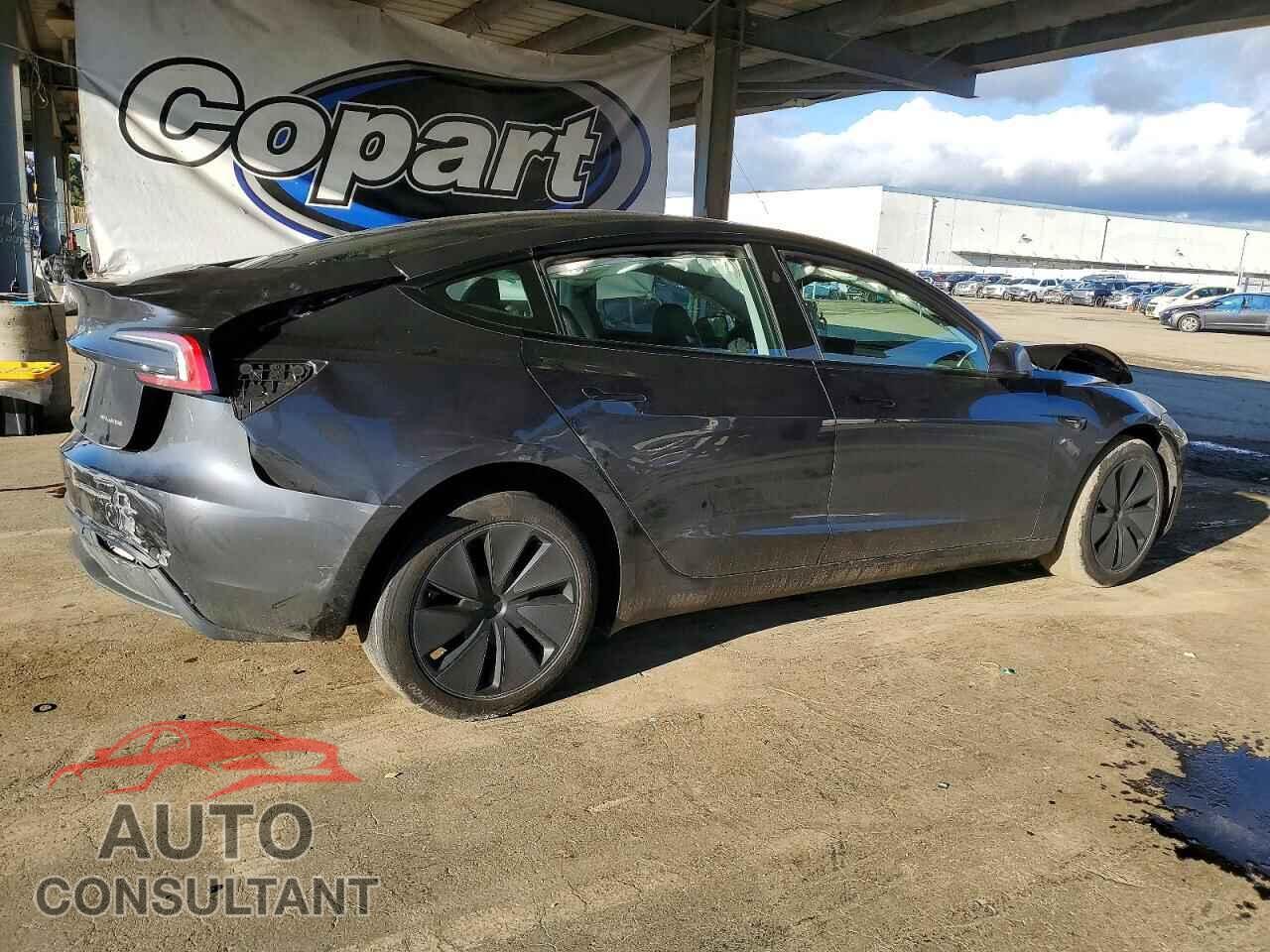 TESLA MODEL 3 2024 - 5YJ3E1EB8RF717162