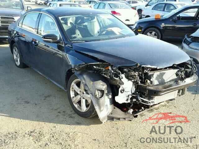 VOLKSWAGEN PASSAT 2015 - 1VWBT7A39FC067248