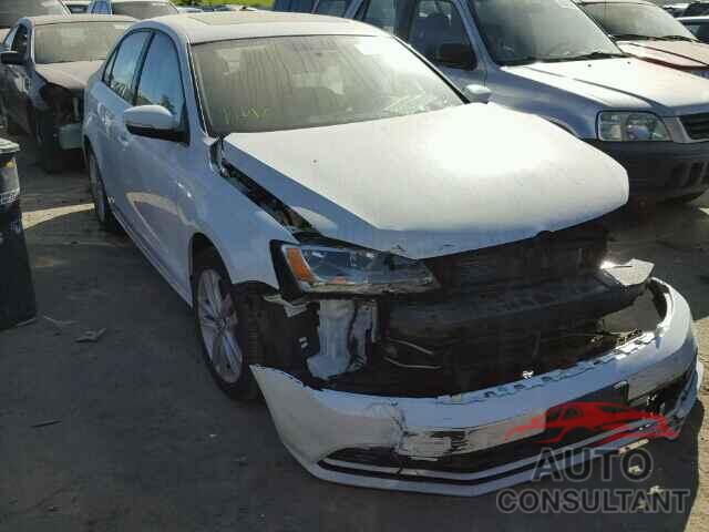 VOLKSWAGEN JETTA 2015 - 3VWLA7AJXFM262315