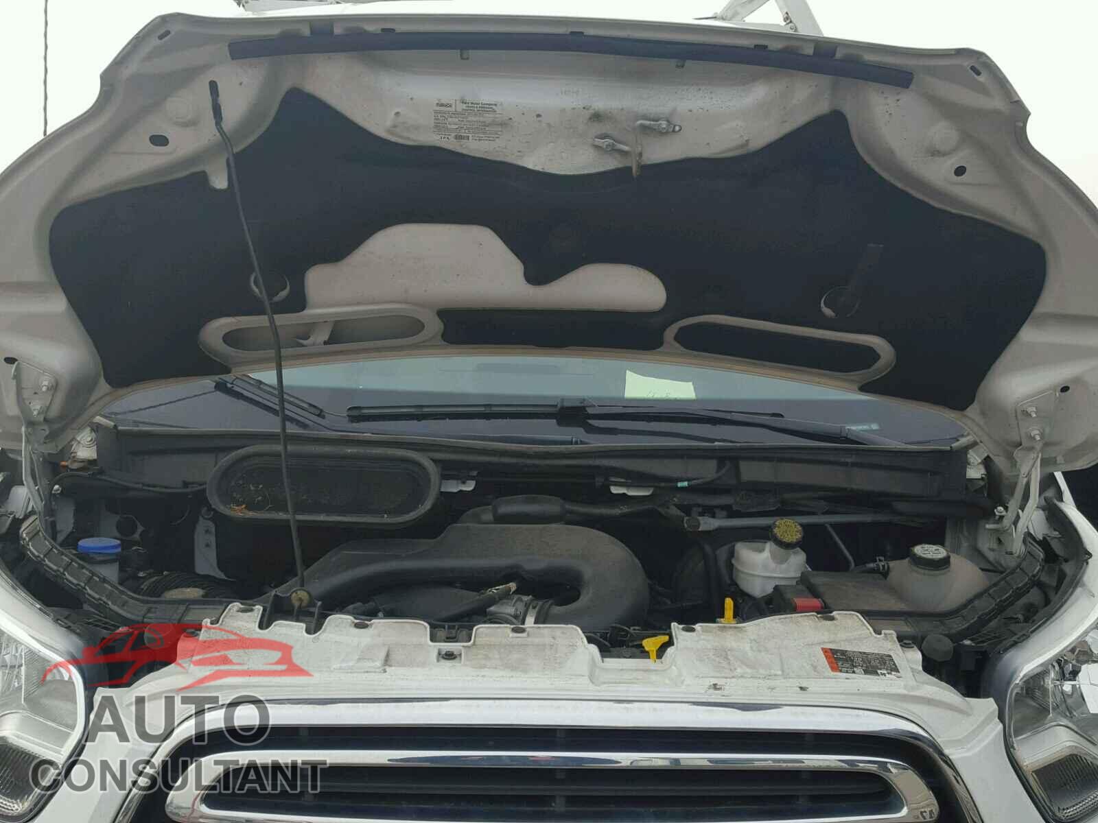 FORD TRANSIT CO 2015 - 1FTNR2CM5FKA01020