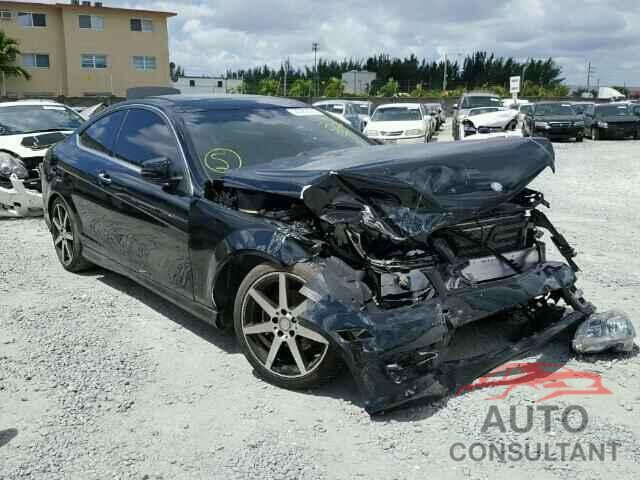 MERCEDES-BENZ C250 2015 - WDDGJ4HB9FG371771