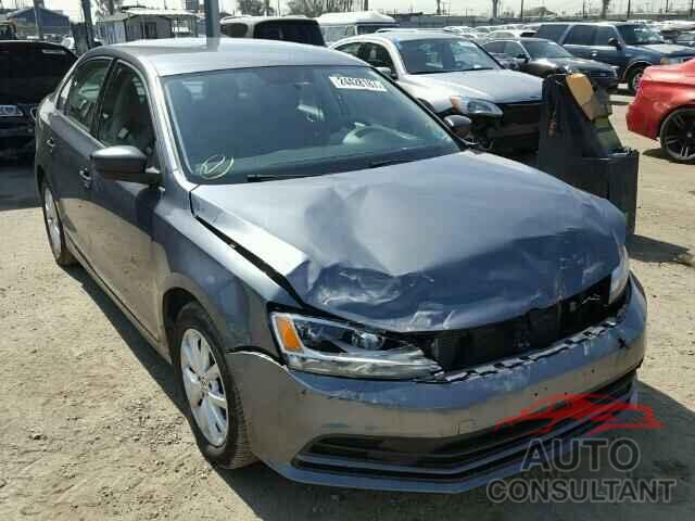 VOLKSWAGEN JETTA 2015 - 3VWD17AJ9FM268319
