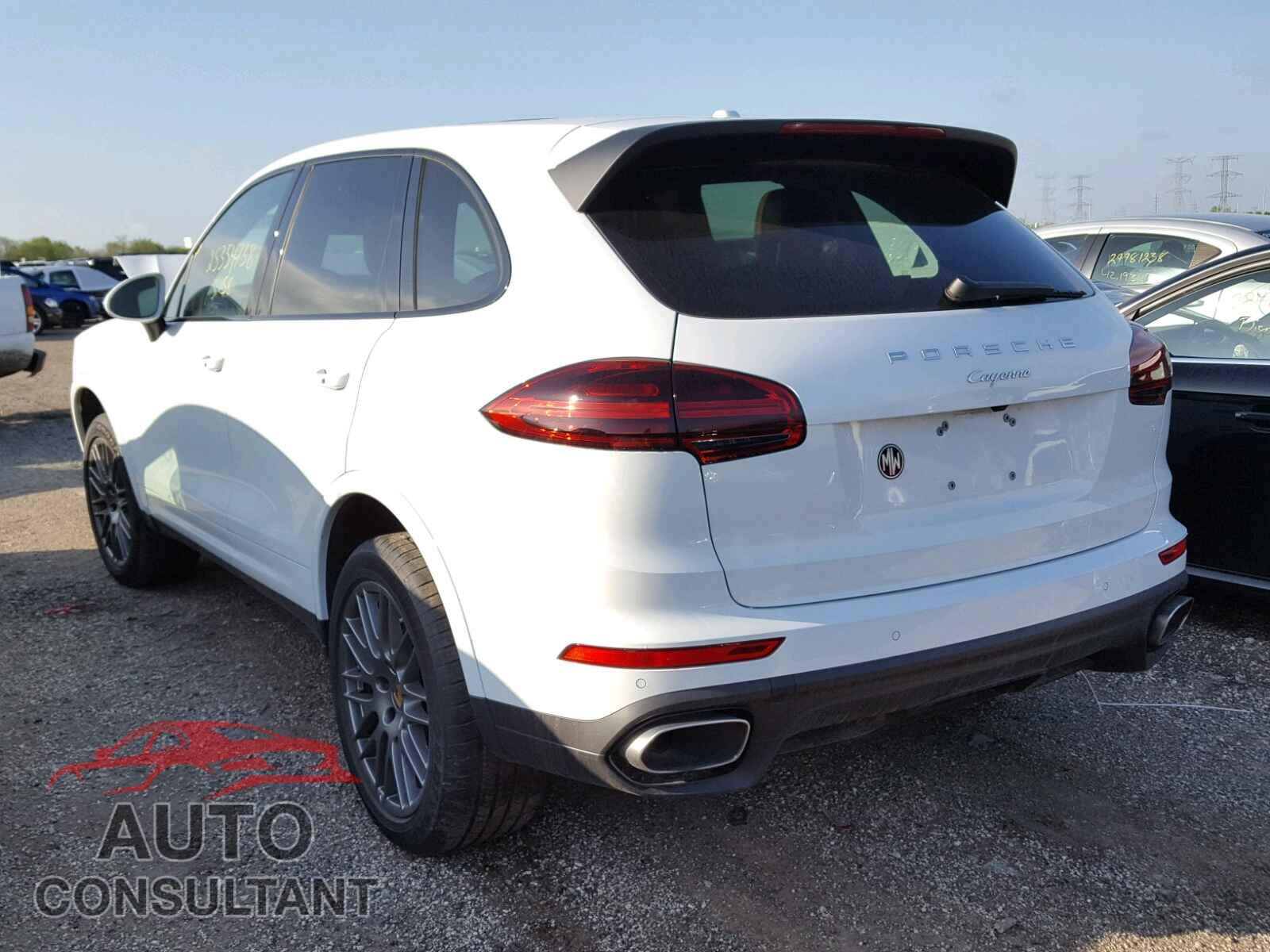 PORSCHE CAYENNE 2018 - WP1AA2A29JKA03366