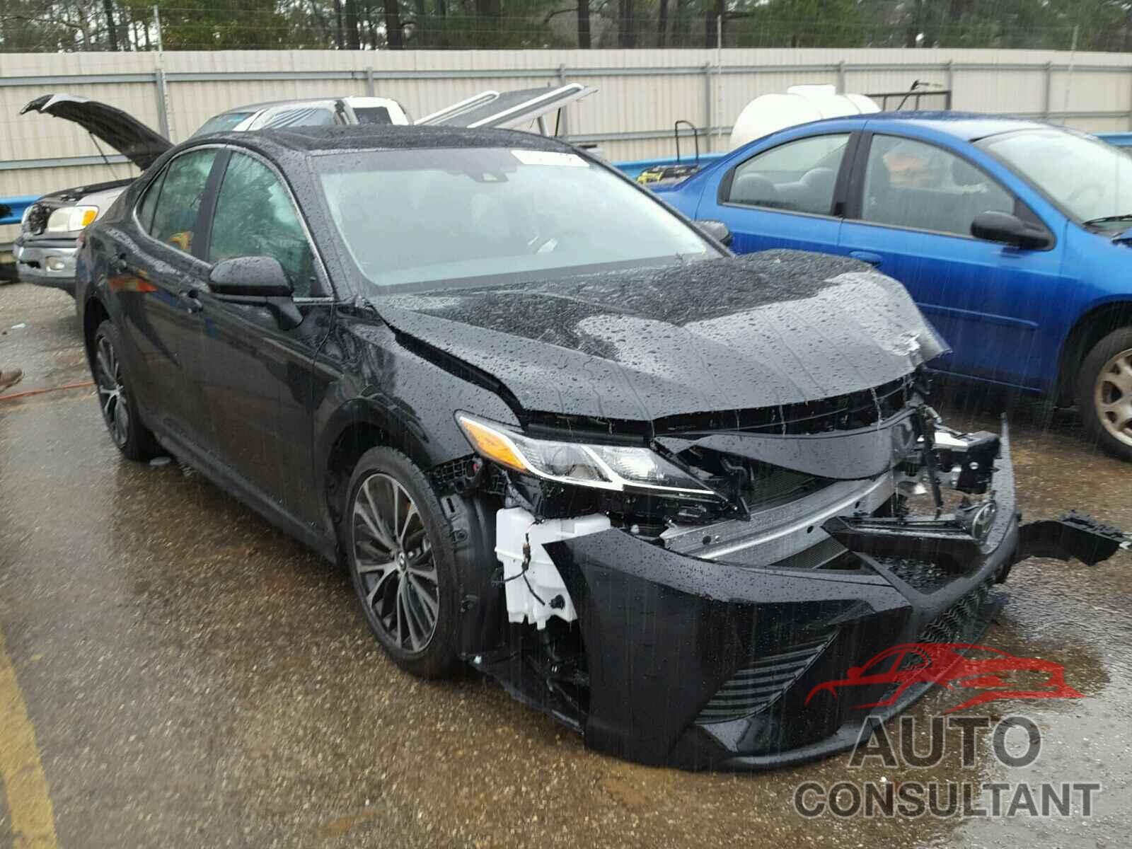 TOYOTA CAMRY 2018 - 4T1B11HK3JU562174