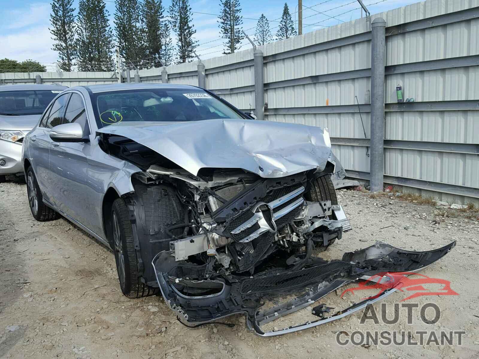 MERCEDES-BENZ C300 2015 - 55SWF4KB7FU034945