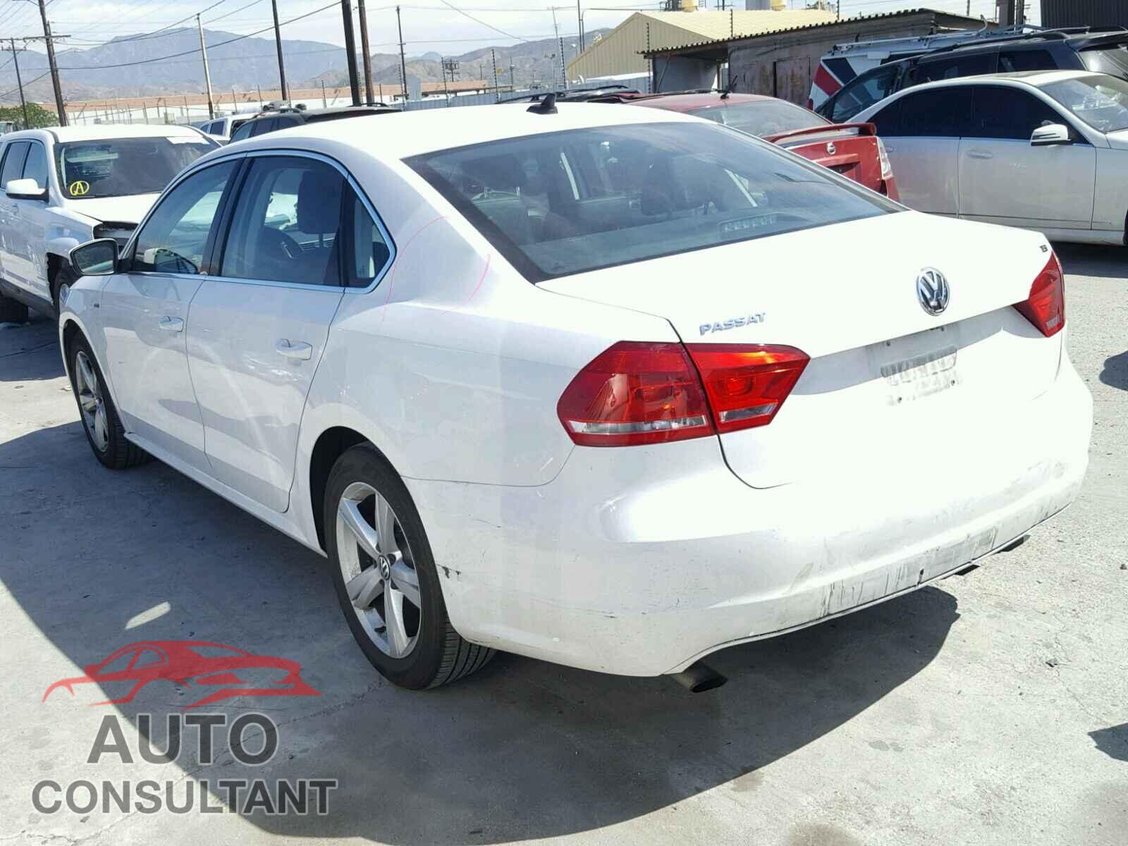 VOLKSWAGEN PASSAT 2015 - 1VWAT7A33FC102877